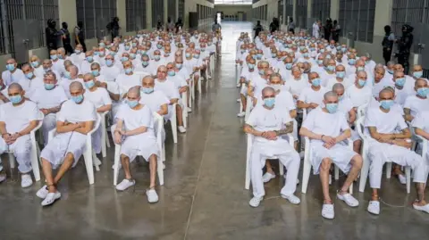 Mass Trial of 486 MS-13 Leaders Initiated in El Salvador