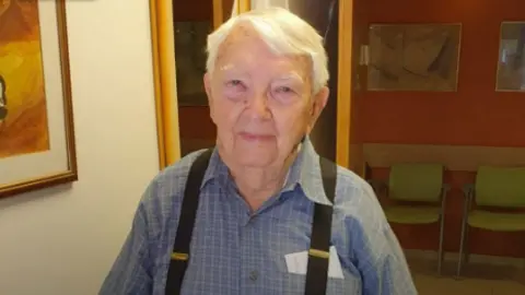 Michael Smuss, Warsaw Ghetto Survivor and Resistance Fighter, Passes Away at 99