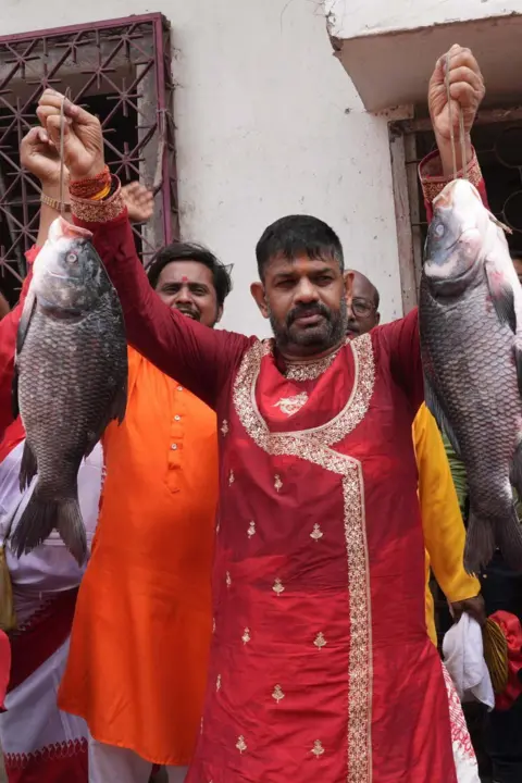 Bengal Elections Heat Up: Fish Takes Center Stage in Political Campaigns