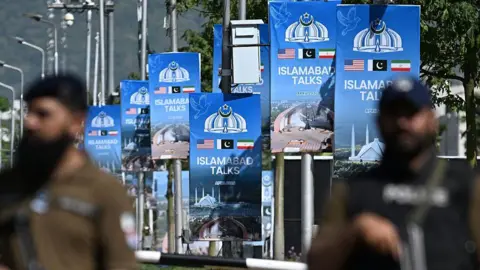 Rising Tensions: Pakistan Mediates Amid US-Iran Blockade Standoff