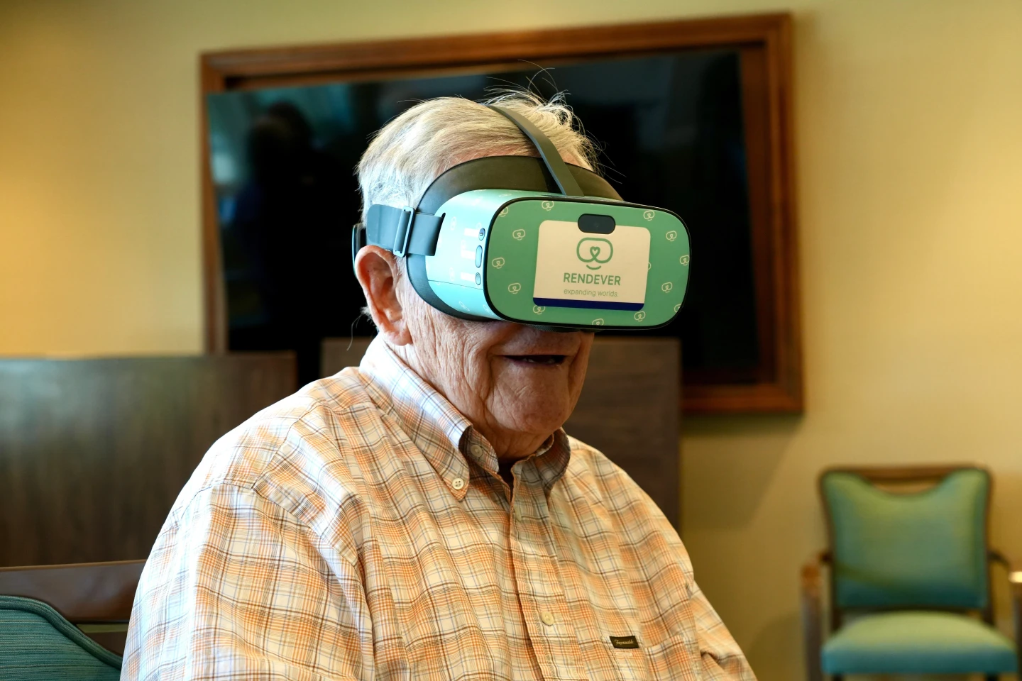 Virtual Reality Brings Joy and Connection to Seniors in California Retirement Community