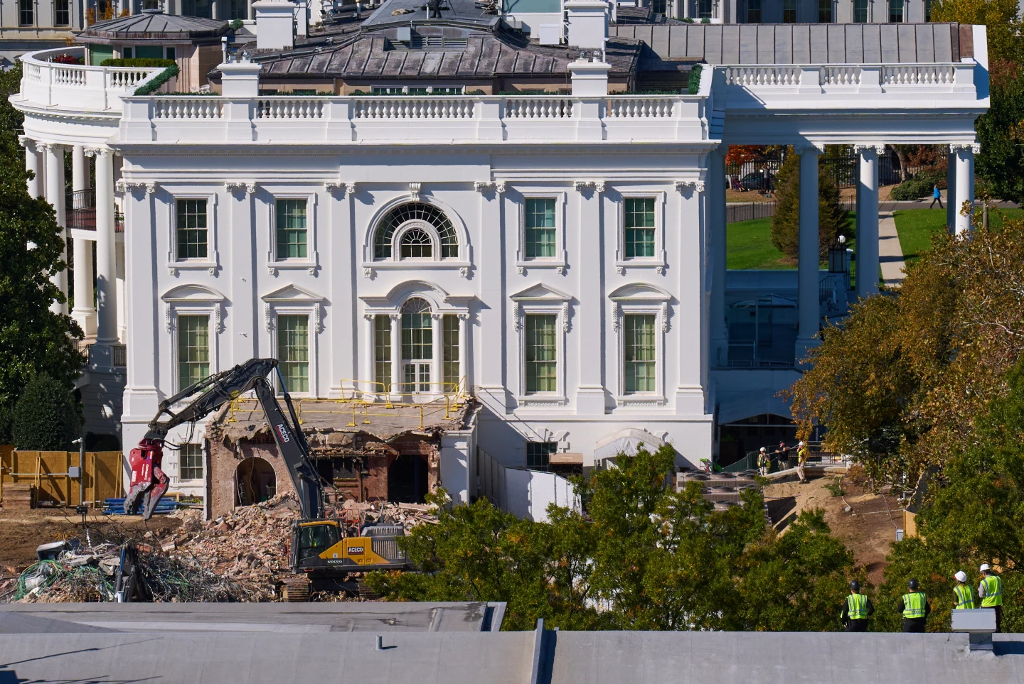 Demolition of White House East Wing Initiated for New Ballroom