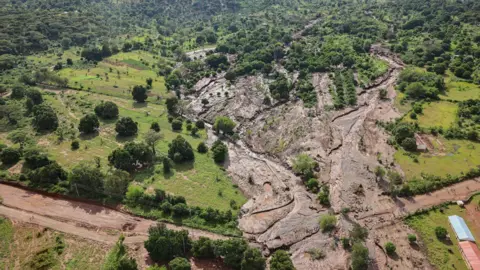 Tragic Landslide in Kenya Claims 21 Lives Amid Torrential Rains