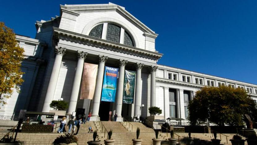 Trump Orders Smithsonian to Post Warnings on “Inaccurate” US History Exhibits