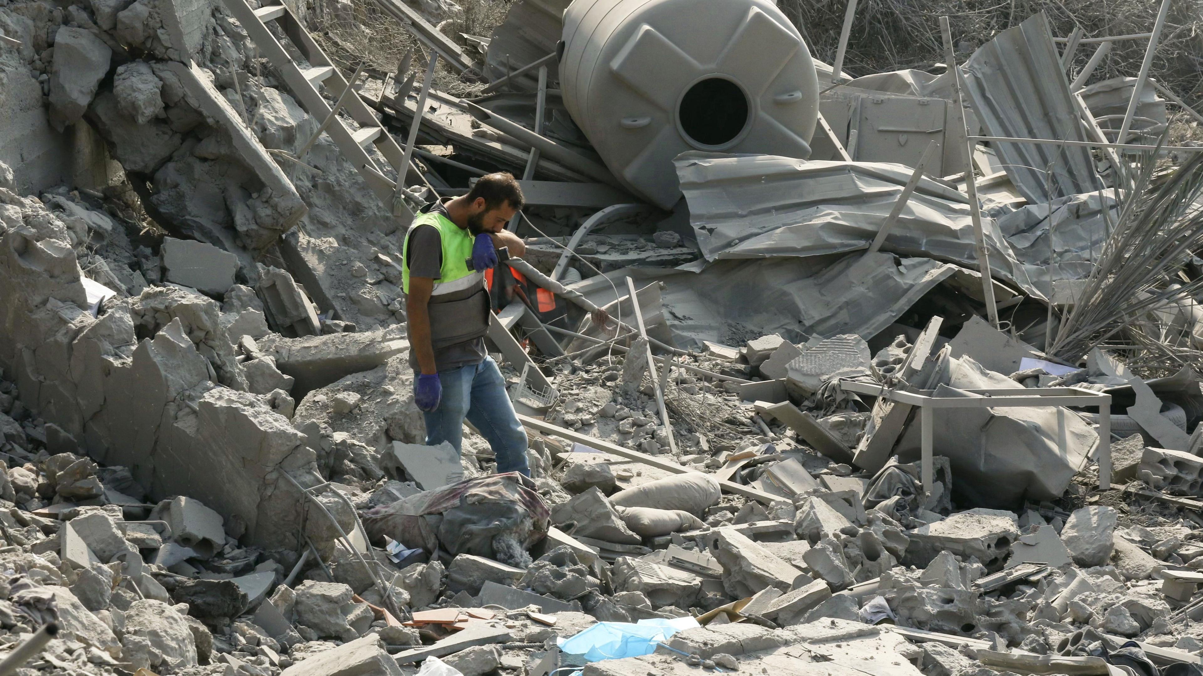Eleven Killed in Israeli Strikes on Southern Lebanon, Authorities Say