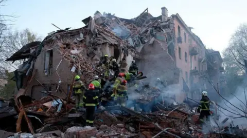 Deadly Russian Strikes Claim Seven Lives in Ukraine