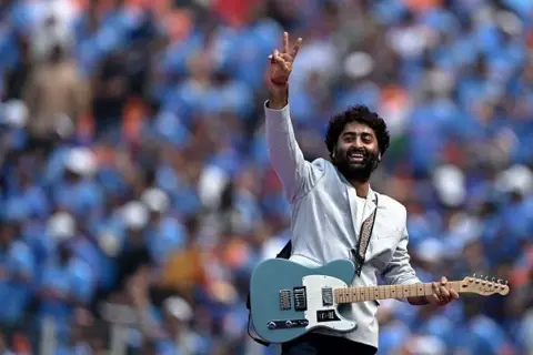 Tributes Pour in as Arijit Singh Announces Retirement from Bollywood Playback Singing