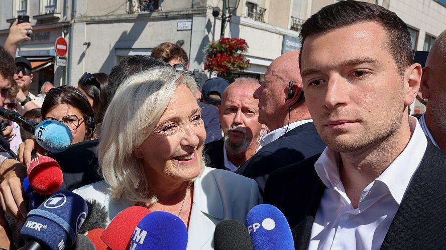 Jordan Bardella Stuck as Marine Le Pen’s Shadow, Awaiting His Turn in 2027