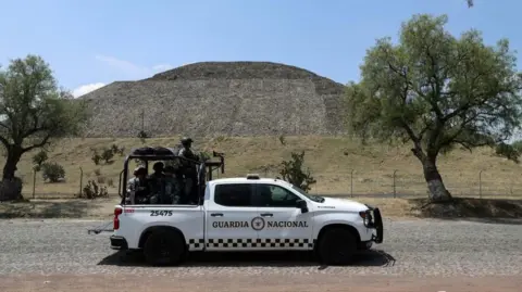 Shooting at Teotihuacán Pyramid Raises Alarms Over Tourist Safety in Mexico