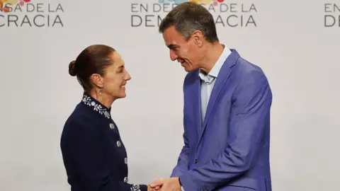 Claudia Sheinbaum Dismisses Diplomatic Crisis with Spain Following Conquest Discourse