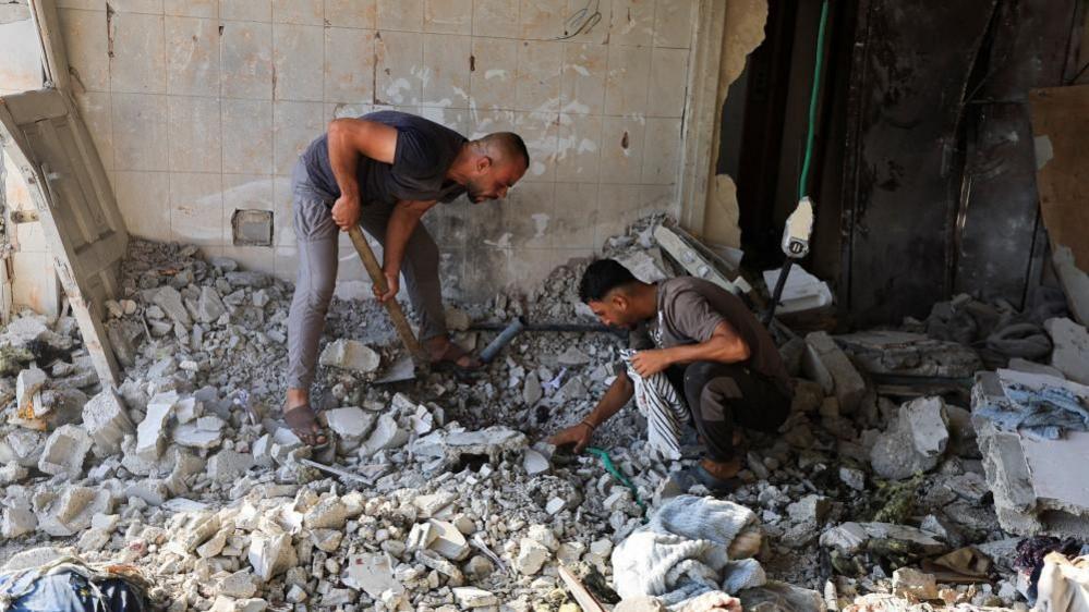 Israeli Bombardments Kill 13 in Gaza as Hamas Accepts Disarmament Deal