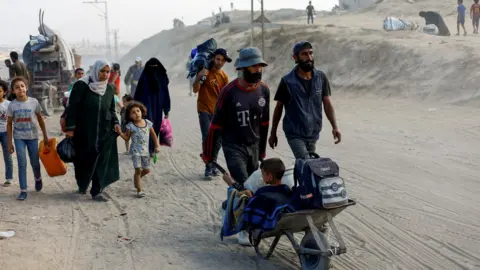 Mass Displacement Unfolds as Israeli Ground Offensive Escalates in Gaza City