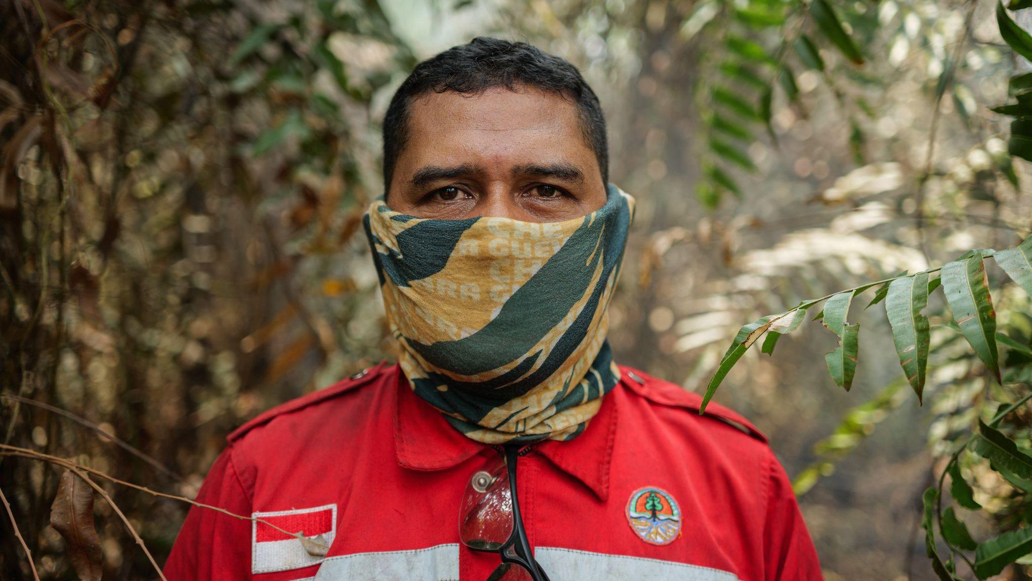 Indonesia’s Volunteer Firefighters Brave Toxic ‘Carbon Bombs’