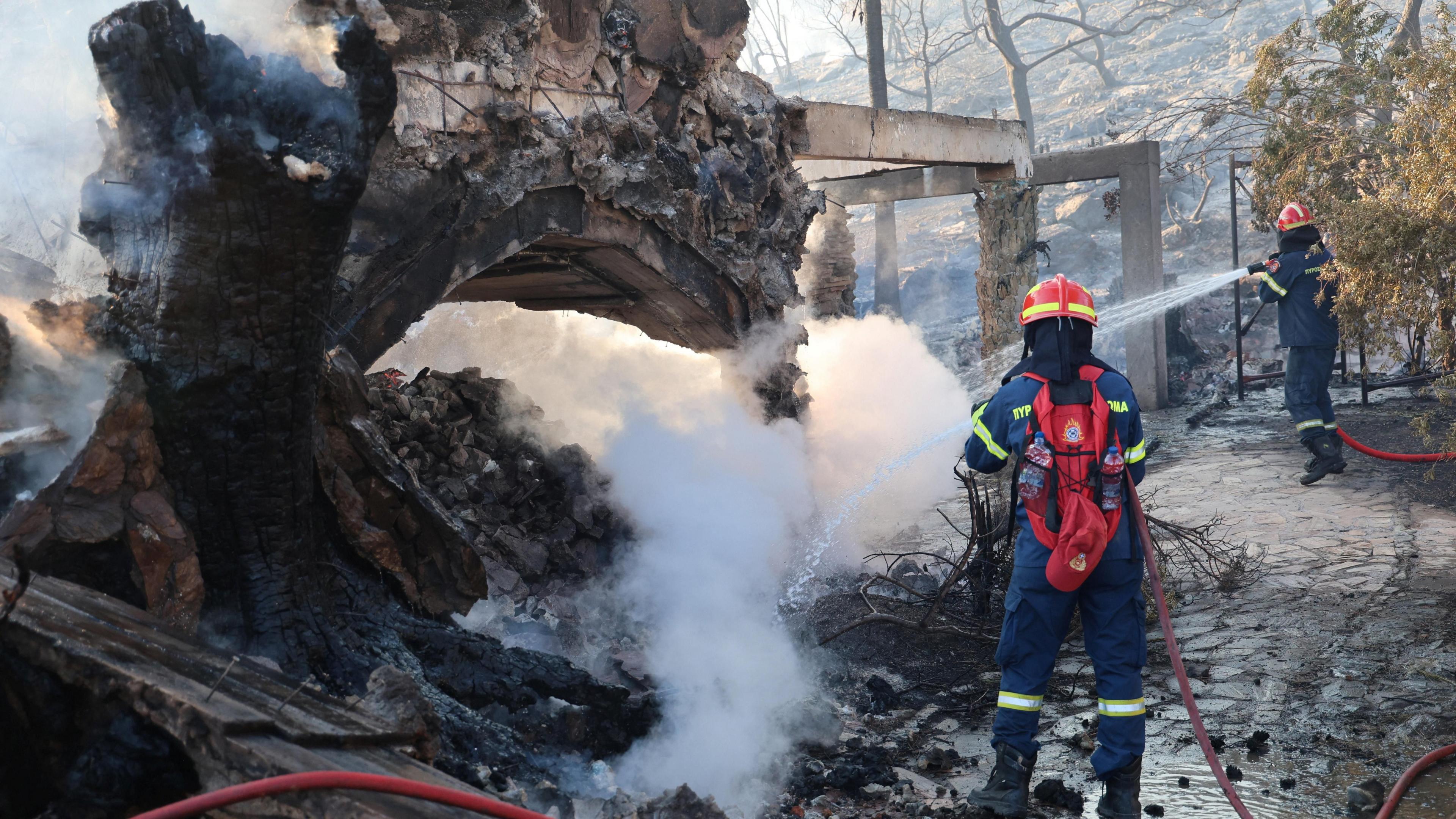 Twin Fires on Salamina Island Kill Two and Evacuate Hundreds