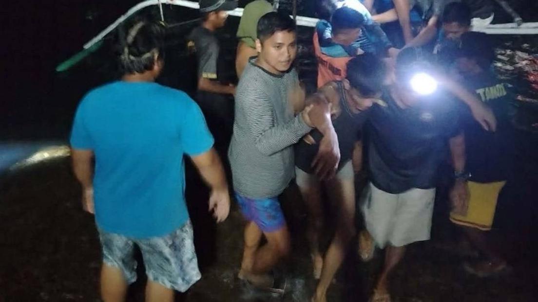 Survivor recalls escape from blaze on Philippine ferry