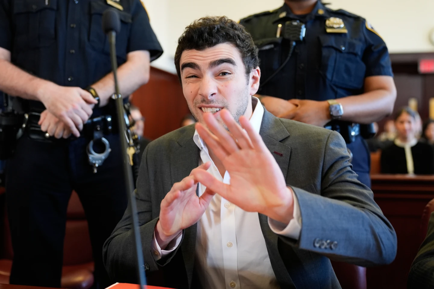 Luigi Mangione Pretrial Hearing Approaches Conclusion Amid Evidence Disputes