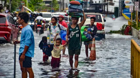 Typhoon Kalmaegi: 114 Lives Lost in the Philippines as Storm Approaches Vietnam