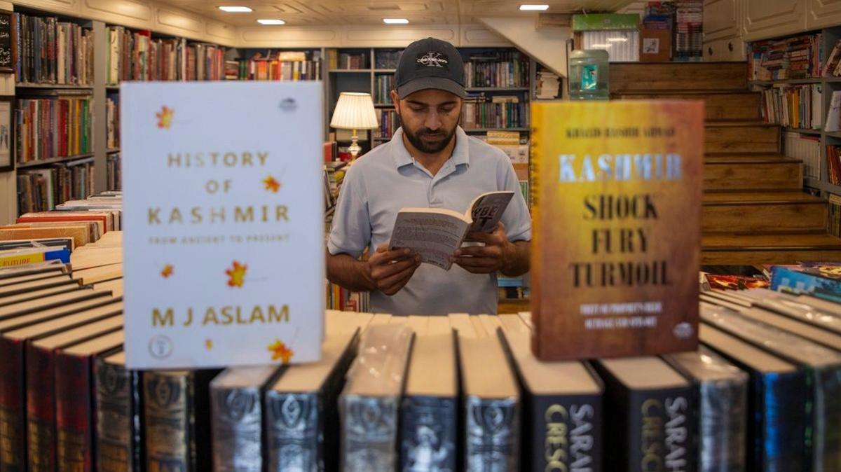 Kashmir Schools to Scrutinise Books Over ‘Objectionable’ Content: A National Debate
