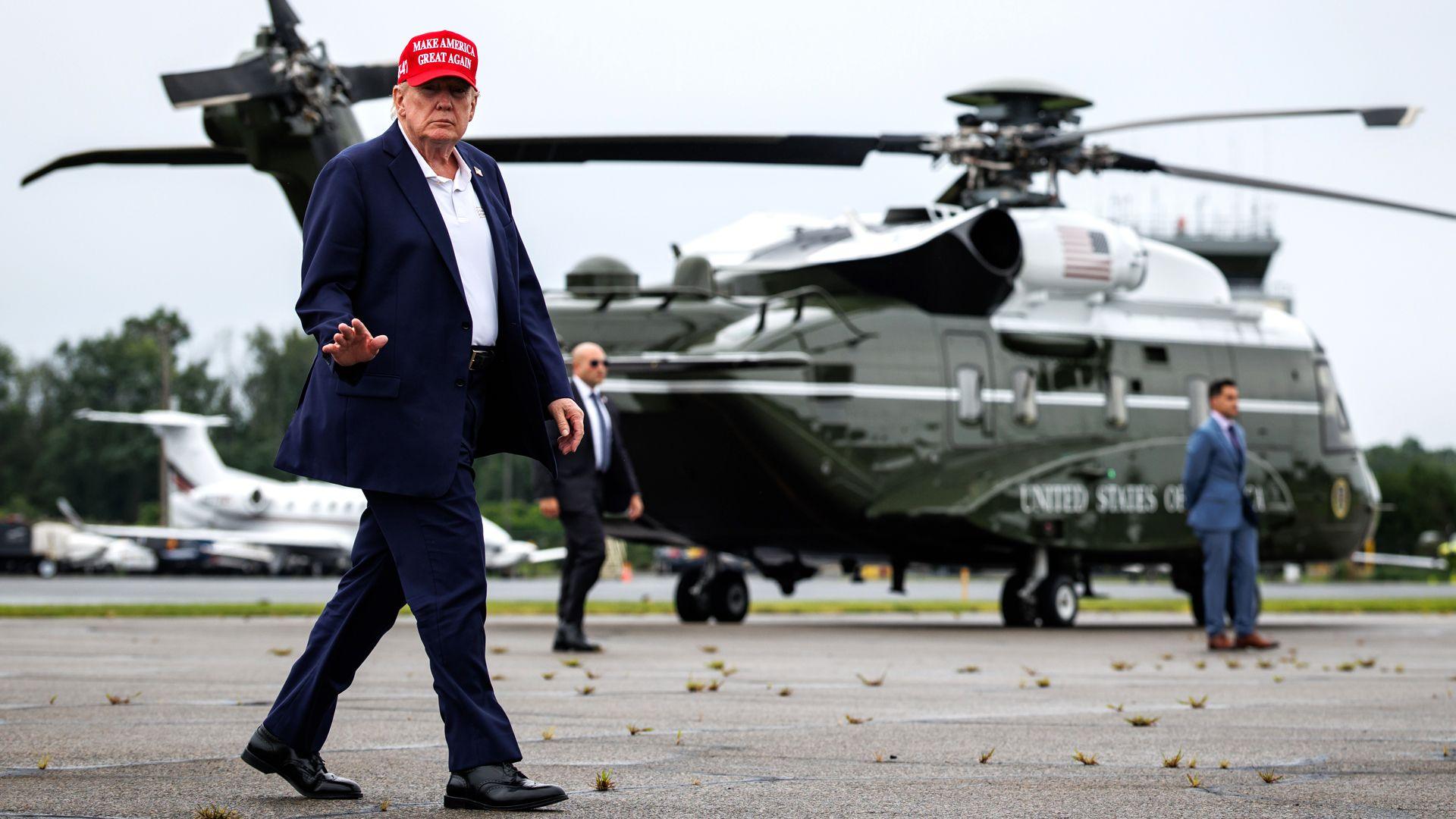 Trump Warns of Bombing Oman Over Iran Negotiations
