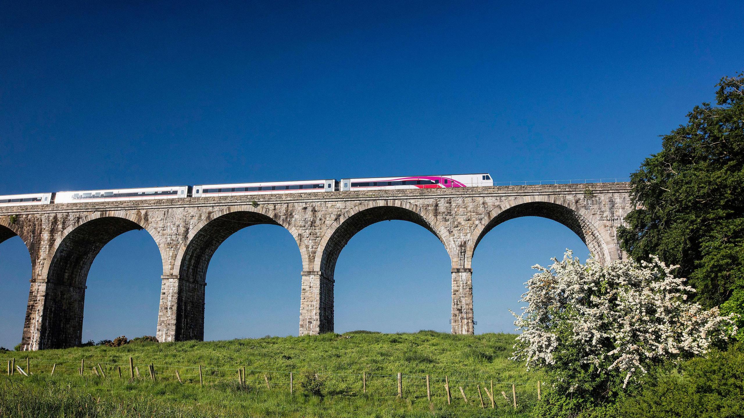 Irish government pledges £197 m to boost cross‑border rail links