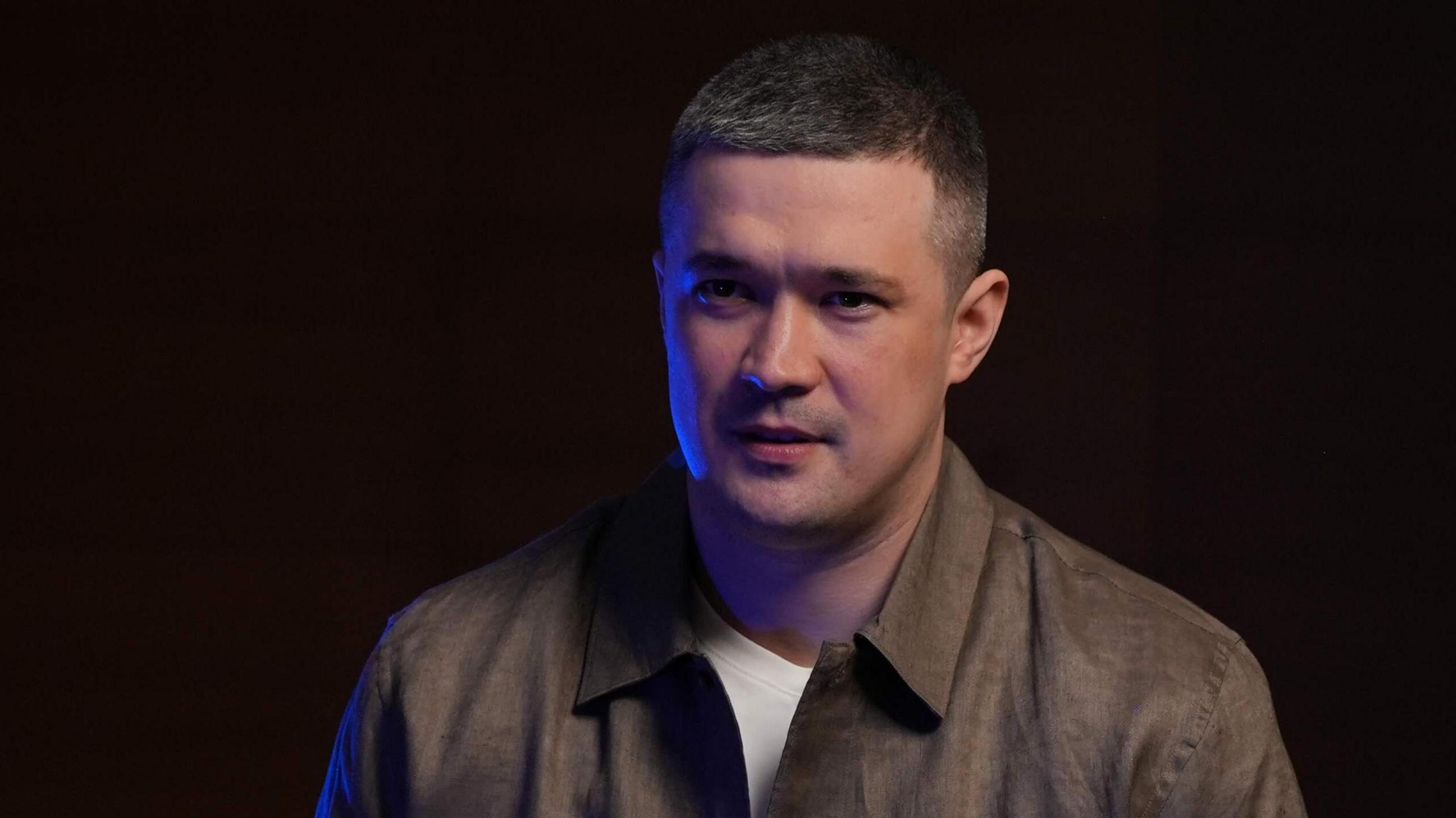 Ukraine’s Former Defence Minister Calls for President Zelenskiy to Answer Corruption Questions