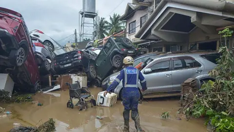 Devastating Typhoon Kalmaegi Hits Central Philippines, Leaving 3 Dead and Thousands Displaced