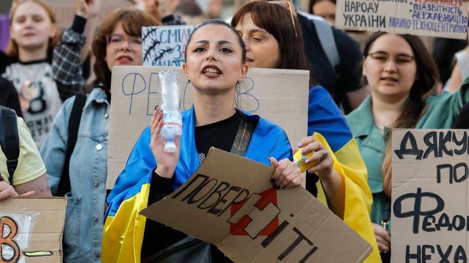 Zelensky’s Dismissal of Defence Minister Sparks Protest Amid Ongoing War