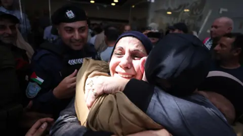 Palestinians Celebrate Emotional Return of Released Prisoners