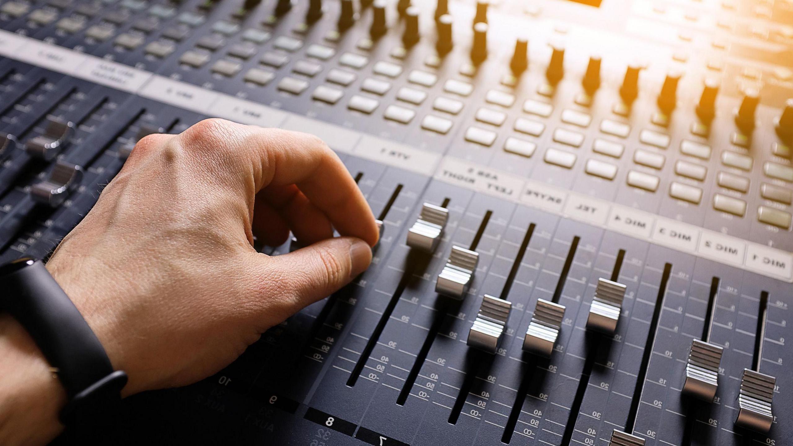 Australia Bars AI‑Generated Tracks From National Charts