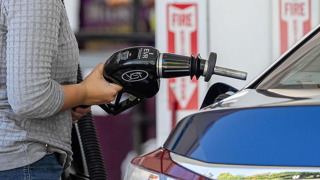 Oil Prices Hit $100 a Barrel Amid Renewed Middle East Tensions