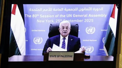Palestinian President Abbas Expresses Willingness to Collaborate with Trump on Peace Plan